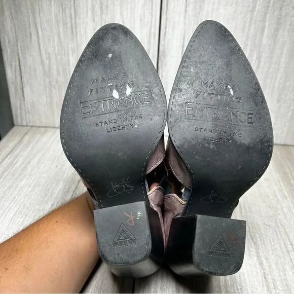 John Fluevog Entrance Room 502 Ankle Boots Booties Bumped Toe Women’s Size 8 - Picture 8 of 10